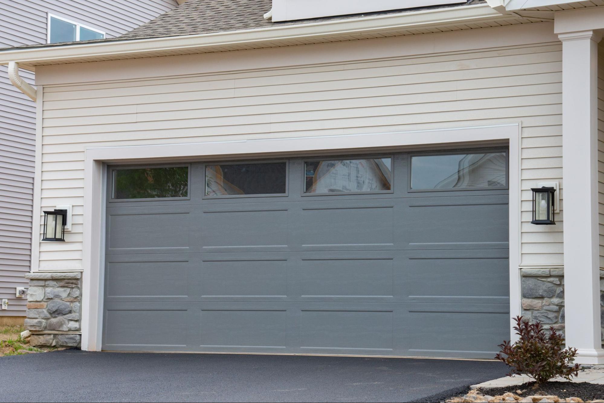 Glass Overhead Doors Solutions in Irving and Garland, TX<br />
